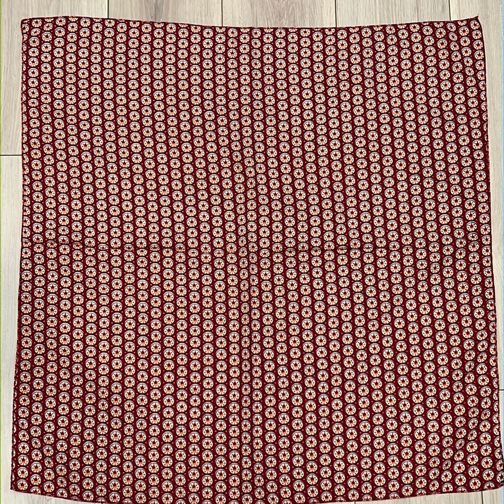 Circular Design Scarf - Picture 1 of 2